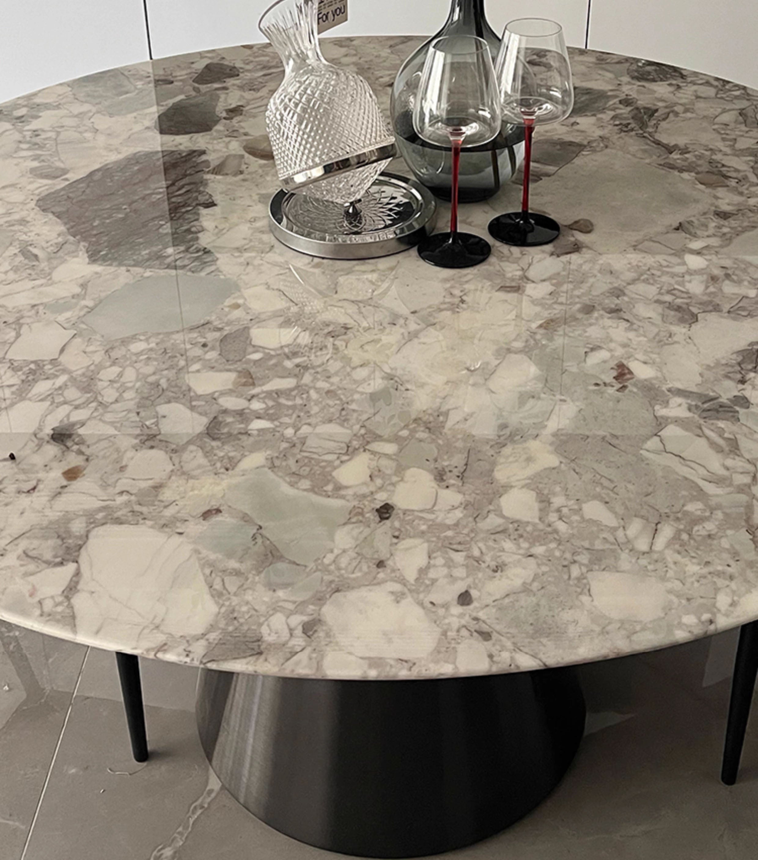 ラグジュアリー大理石テーブル | ステンレス脚付き円形丸テーブル