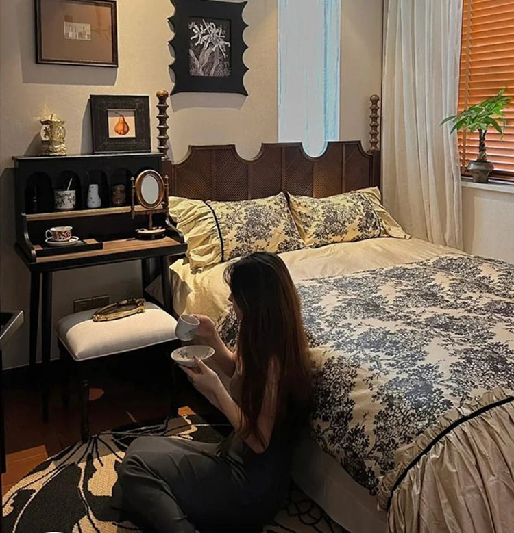 無垢材とスギ材使用のスタイリッシュベッド - あなたの寝室にぴったりのクラシックデザイン hsxz-2158