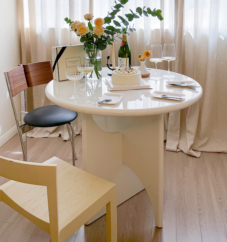 カフェ丸テーブル 丸テーブル カフェリビング 月ラウンドテーブル おしゃれなお店